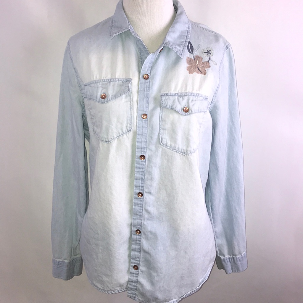 Button Down Top Size Medium